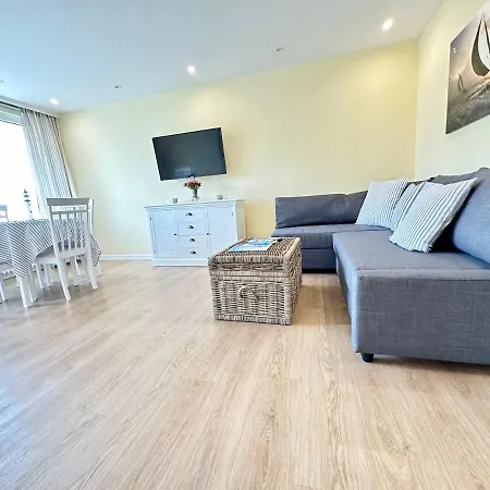 Strandblick 4 *
