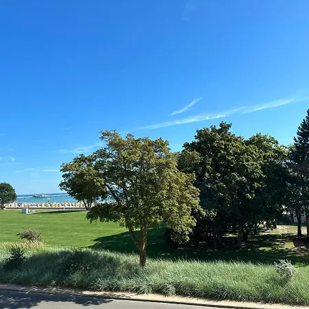 Strandblick 4 *